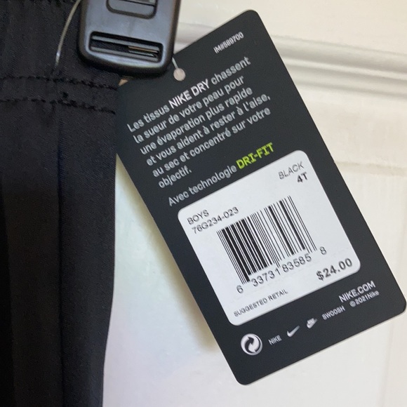 NWT Nike Boys Dri-Fit Shorts MSRP $24 Black - Picture 3 of 4